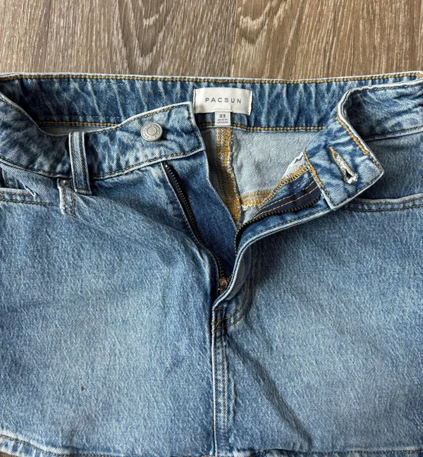Trendy Denim Skirt - Image 3