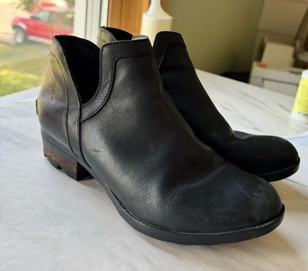 Sorel Lola II Cut Out Booties - Image 6