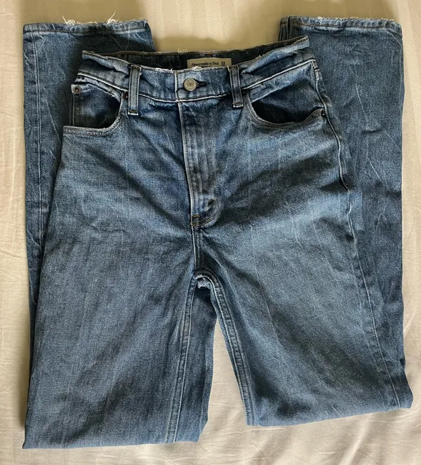 Abercrombie 90s Straight Ultra High-Rise Jeans - Image 3