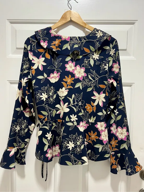 Blu Pepper Navy Floral Ruffle Wrap Peplum Blouse Bell Sleeve Large L - Image 4