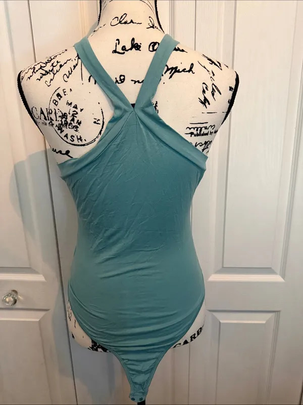 Cupshe Teal Cross-Strap Halter Bodysuit - Image 4