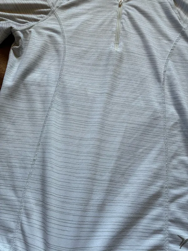 Old Navy Active quarter zip size medium Older style some wear - Image 3