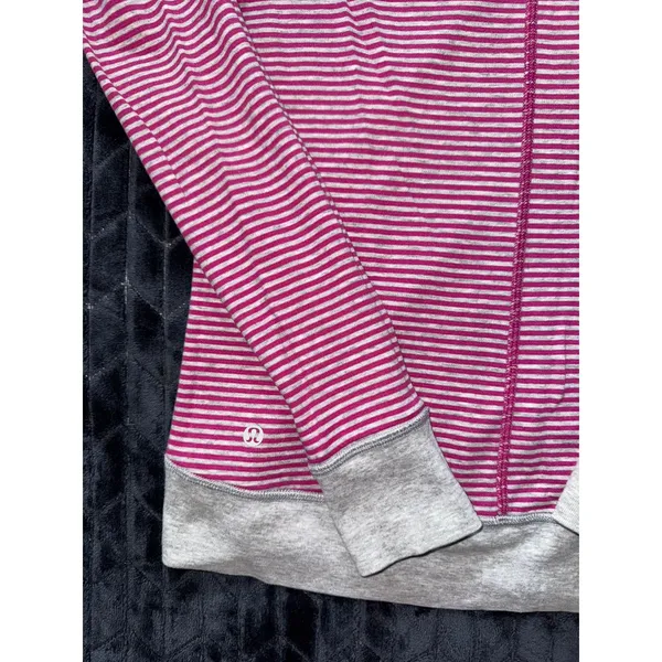 Lululemon In A Cinch Heathered Gray‎ Hoodie Thumbhole Pullover Women's Size 8 - Image 7