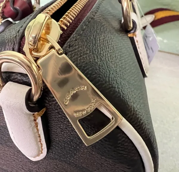 coach Lacey Crossbody In Signature Canvas cb874 - Image 6