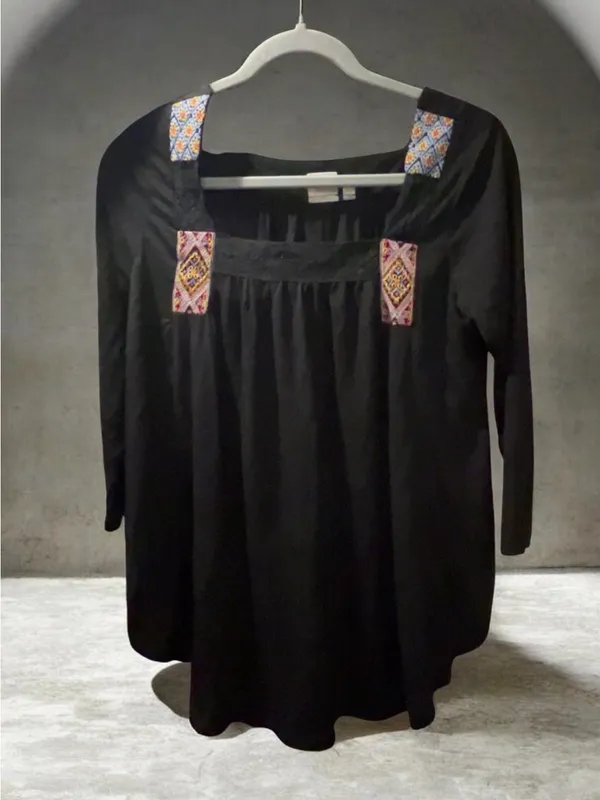 🌸Mudd  Boho Black Embroidered Square Neck 3/4 Sleeve Peasant Top Medium NWT - Image 4