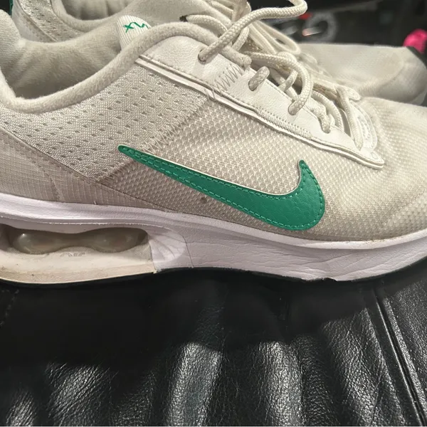 Nike White Mesh Sneakers with Green Accents - Image 5