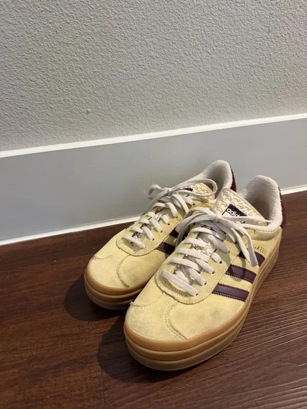 Adidas Shoes Gazelle Women’s 8 - Image 2