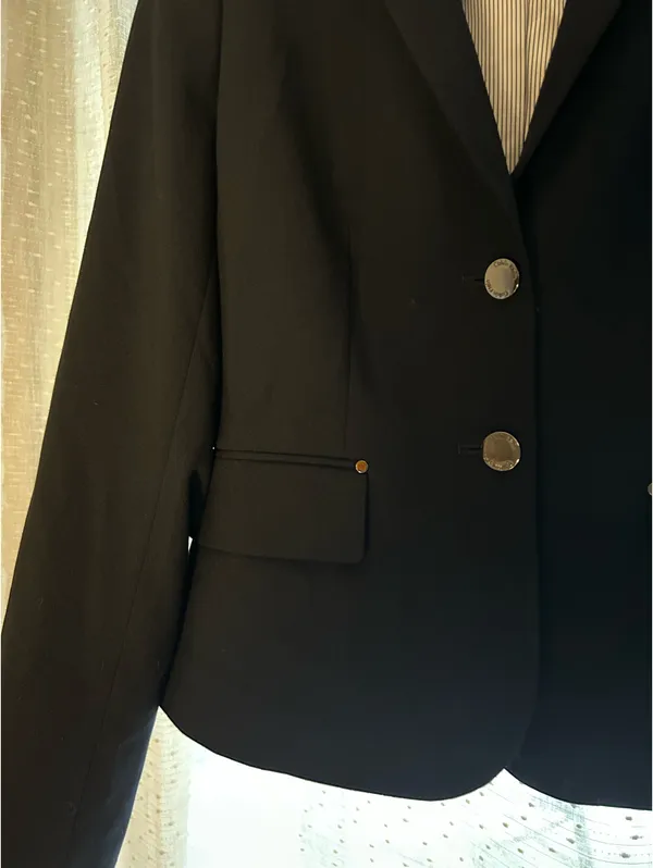 Calvin Klein Two Button Navy Blazer Size 2P - Image 2