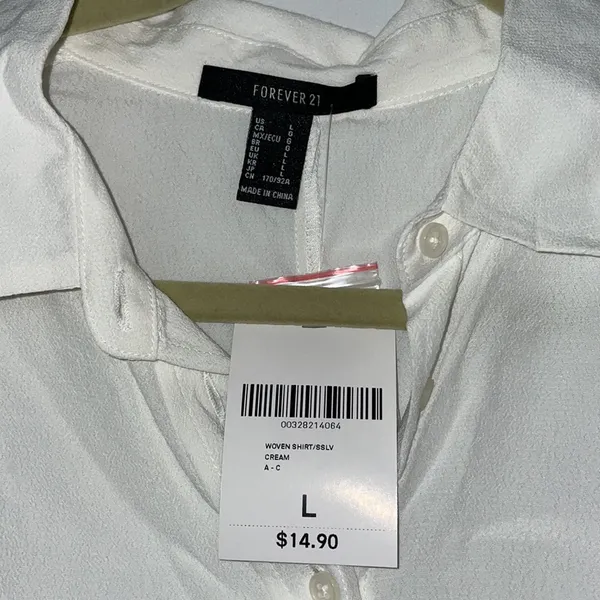 Women’s Forever 21 white button up crop top - Image 2