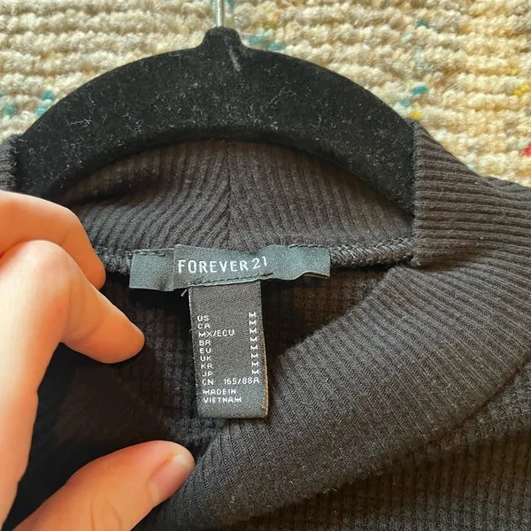 Forever 21 Cropped Turtle Neck Long Sleeve - Image 5