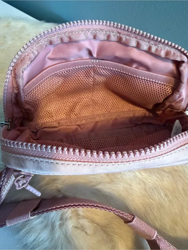 Lululemon Everywhere Pink Nylon Belt Bag - Image 9