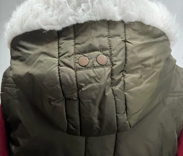 Pennsylvania Embroidered Olive Green Faux Fur Trim Puffer Vest Size Medium - Image 9