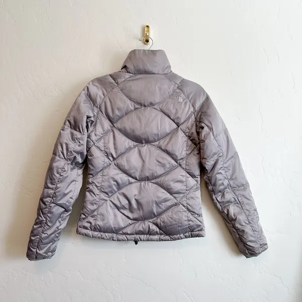 The North Face | Goose Down‎ 550 Silver Quilted Puffer Jacket, size XS - Image 4