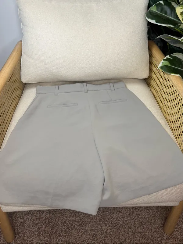 Wilfred (Aritzia) Effortless Short 7" Size 6 - Image 3