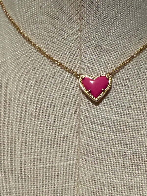 Kendra Scott Gold Necklace with Hot Pink Heart Pendant new - Image 4