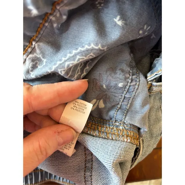 Aerie Distressed Denim Shorts Elastic Waist Medium Wash Size M - Image 3