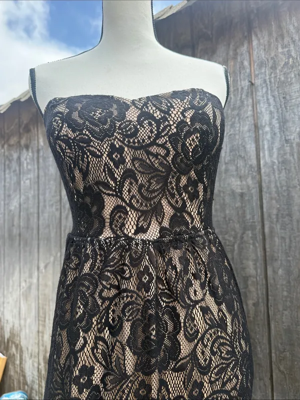 EUC Papaya Elegant Intricate Black Floral Lace Strapless Maxi Dress Size Large - Image 8