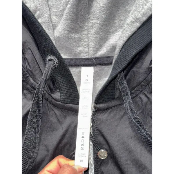 Lululemon Womens Swell Reversible Hooded Jacket Gray Black Full‎ Zip Hoodie Sz 4 - Image 4