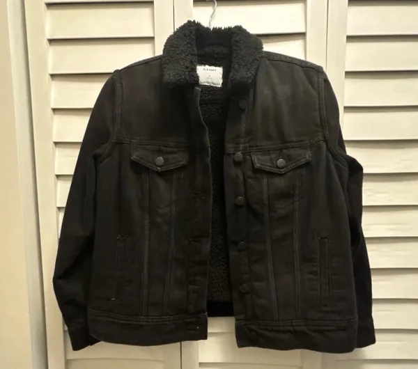 Old Navy Jacket Women’s Small Petite Black Cozy Y2K Trucker Sherpa Lined Denim - Image 3