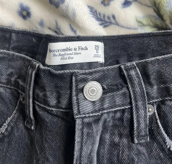 Abercrombie & Fitch Short - Image 3