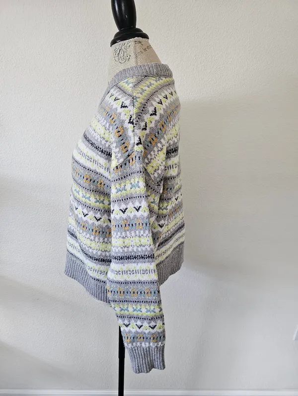 American Eagle Gray Fair Isle Nordic Knit Sweater - Yellow & Blue, Size M NWT - Image 2