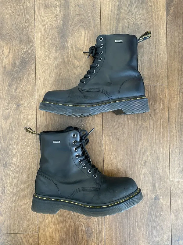 Dr. Martens Women’s Black Combat Ankle Boots Lace-Up Air Cushion US 8 - Image 7