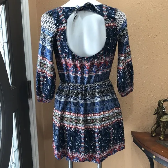 Hollister open back 3/4 sleeve short dress - Image 3