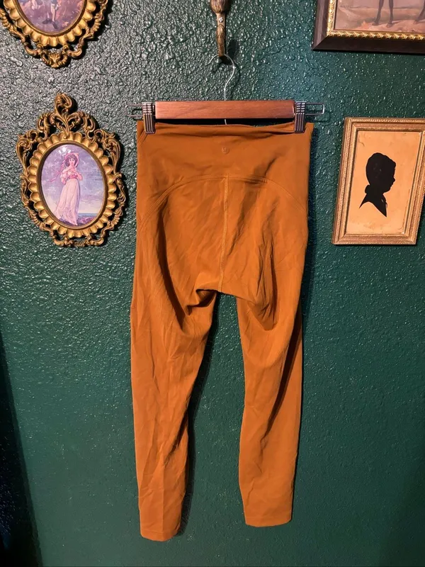 Lululemon Instill High-Rise Tight 25" Sz 4 Butternut Brown - Image 2