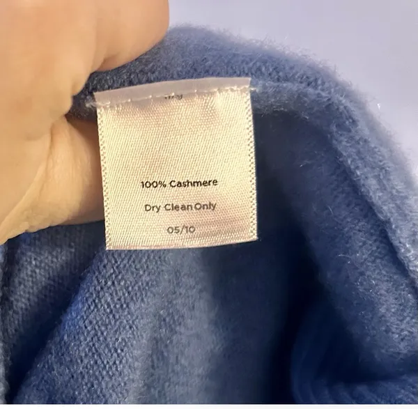 Women's 100% Pure Cashmere V Neck Long Sleeve Sweater Size M - Image 3