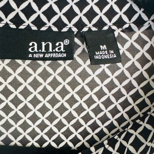 a.n.a Black and White Diamond Pattern Button Down Shirt - Image 3