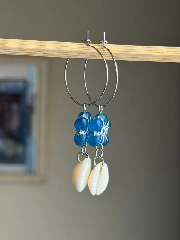 Handmade quality Czech glass flower beads & natural cowrie seashell hoop dangle earrings 🌀💕 - Image 5