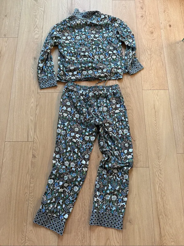 Vera Bradley women's notch collar pajama set in the Enchanted Woodland pattern - Image 7