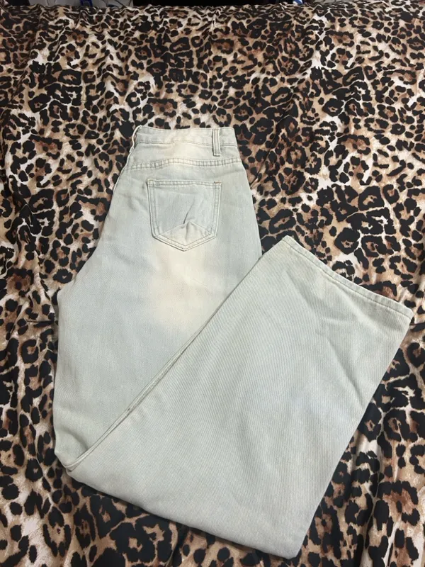 Classic High-Rise Wide-Leg Women's Jeans in Light Sage - Image 5