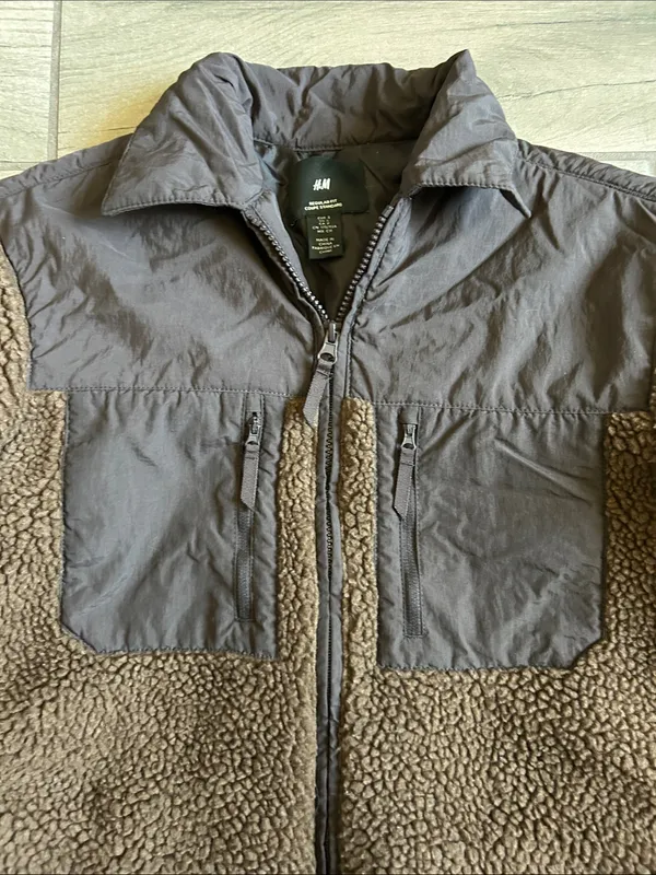 H&M Brown Sherpa Puffer Jacket with Dark Chest Panels - Image 3