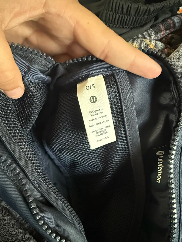 Lululemon Belt Bag Everywhere Navy Blue - Image 2