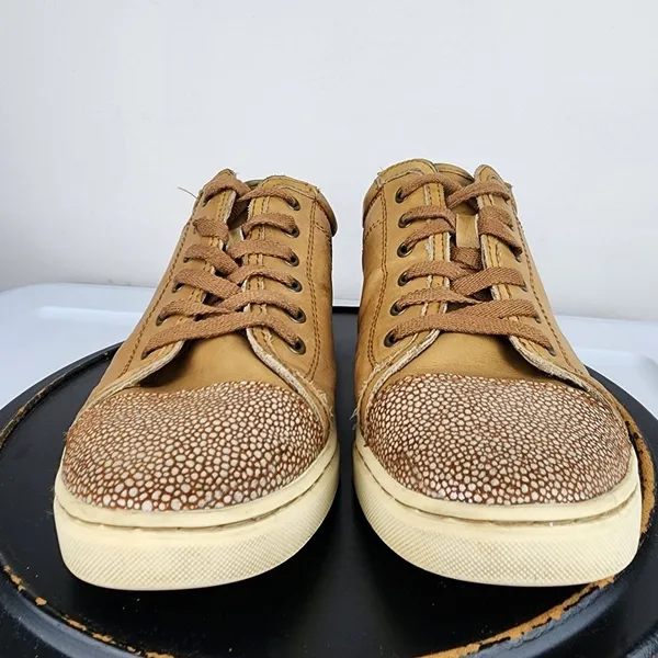 UGG Australia Taya Tan Leather Sneakers Silver Metallic Accent Size 9.5 - Image 10
