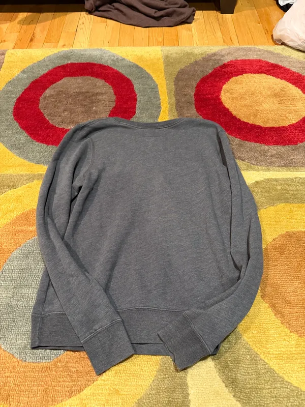 Abercrombie Athletics Grey Moose Vintage Y2K Style Fitted Sweatshirt Size Medium - Image 3