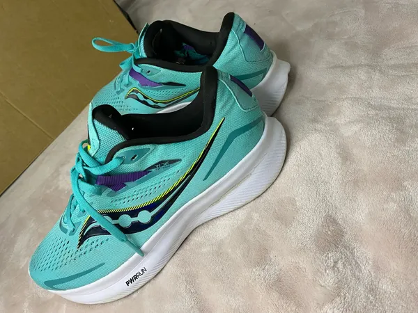 Saucony Ride 15 Women's Teal Running Shoes - Ride/Performance size 8 - Image 4