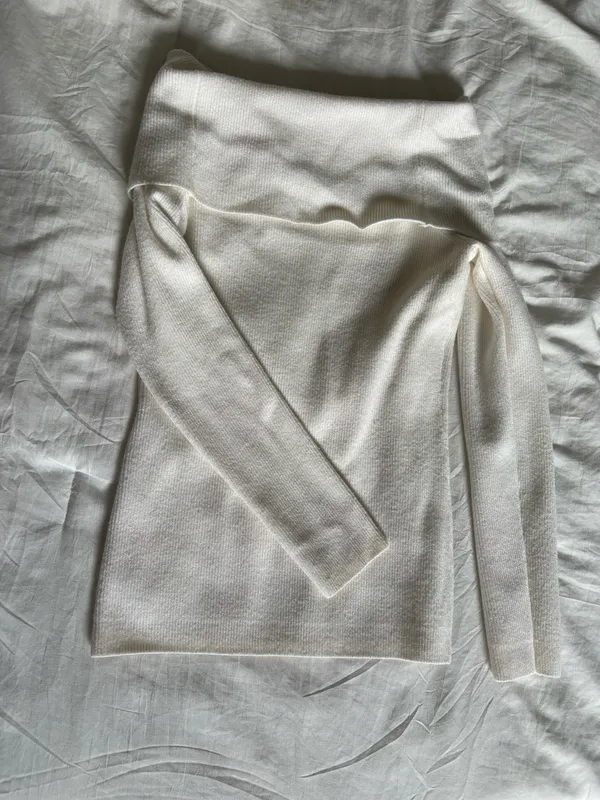 Amazon Strapless Long Sleeve Top - Image 2
