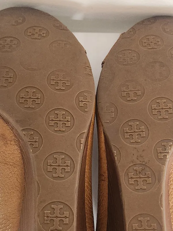 Tory Burch Brown Wedge Shoes with Gold-Tone Accents Size 9.5 Flaw - Image 11