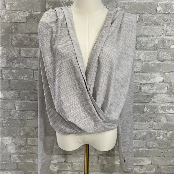 ZYIA Gray Yoga Shawl - Image 3