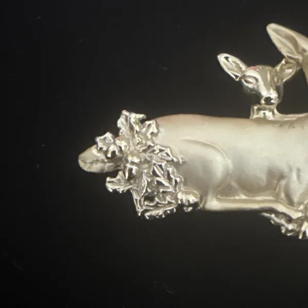 Vintage Danecraft Deer Fawn Doe Brooch 1980s Brushed Gold Tone Pin Signed - Image 3