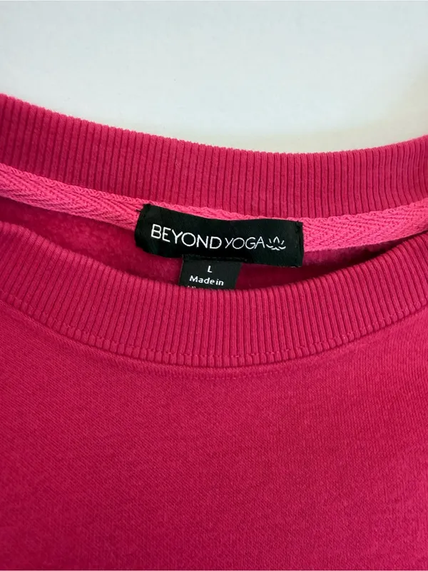 Beyond Yoga LuxeFleece Oversized Sweatshirt in Vivid Pink Mulberry - Image 7