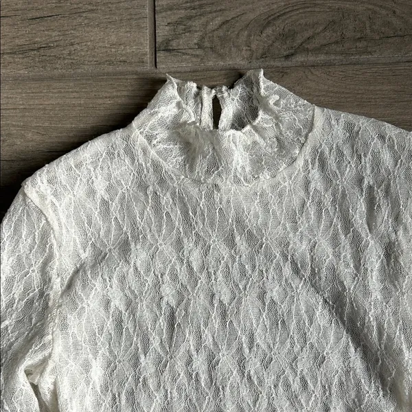 Abercrombie & Fitch Cream Lace Detail - Image 3