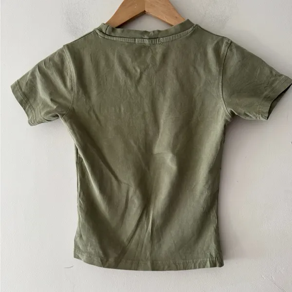 NEW!! PrettyLittleThing Washed Olive Green Embroidered Logo Fitted‎ Cropped Tee - Image 3