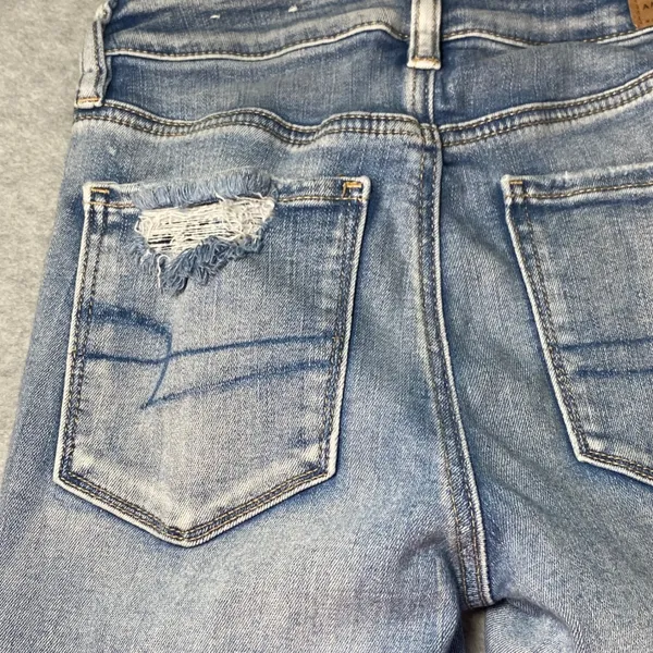 American Eagle Skinny Jeans Womens Sz 2 Light Wash Ripped Distressed EUC Stretch - Image 10