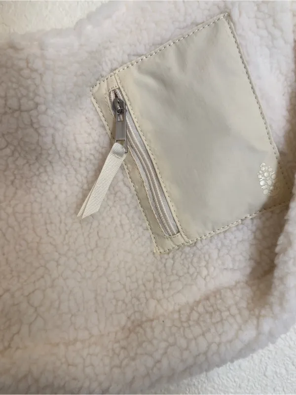 NWOT free people slopes Sherpa sling bag - Image 11