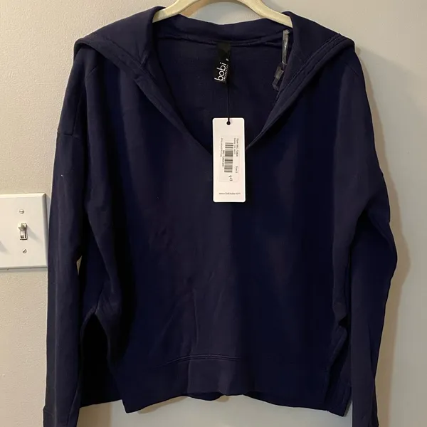 NWT bobi Los Angeles soft boxy cropped sweatshirt w/ sailor collar. Navy. Small - Image 3
