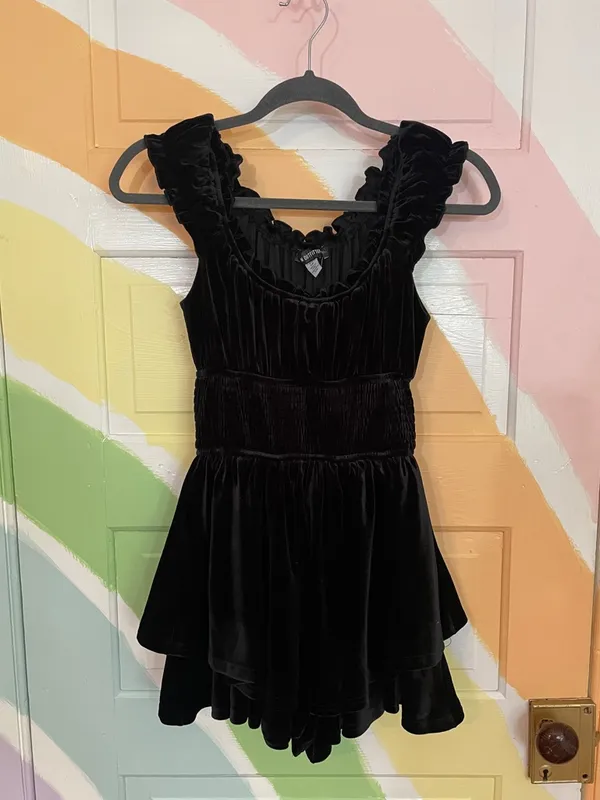 Urban Outfitters Rosie Velvet Smocked Waist Tiered Romper Dark Romantic~XS💚🎀 - Image 5