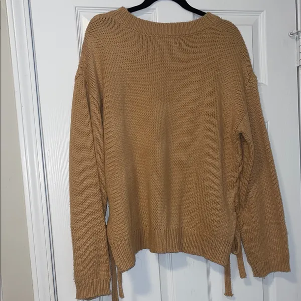 Women's Tan Distressed Sweater Size L - Image 2